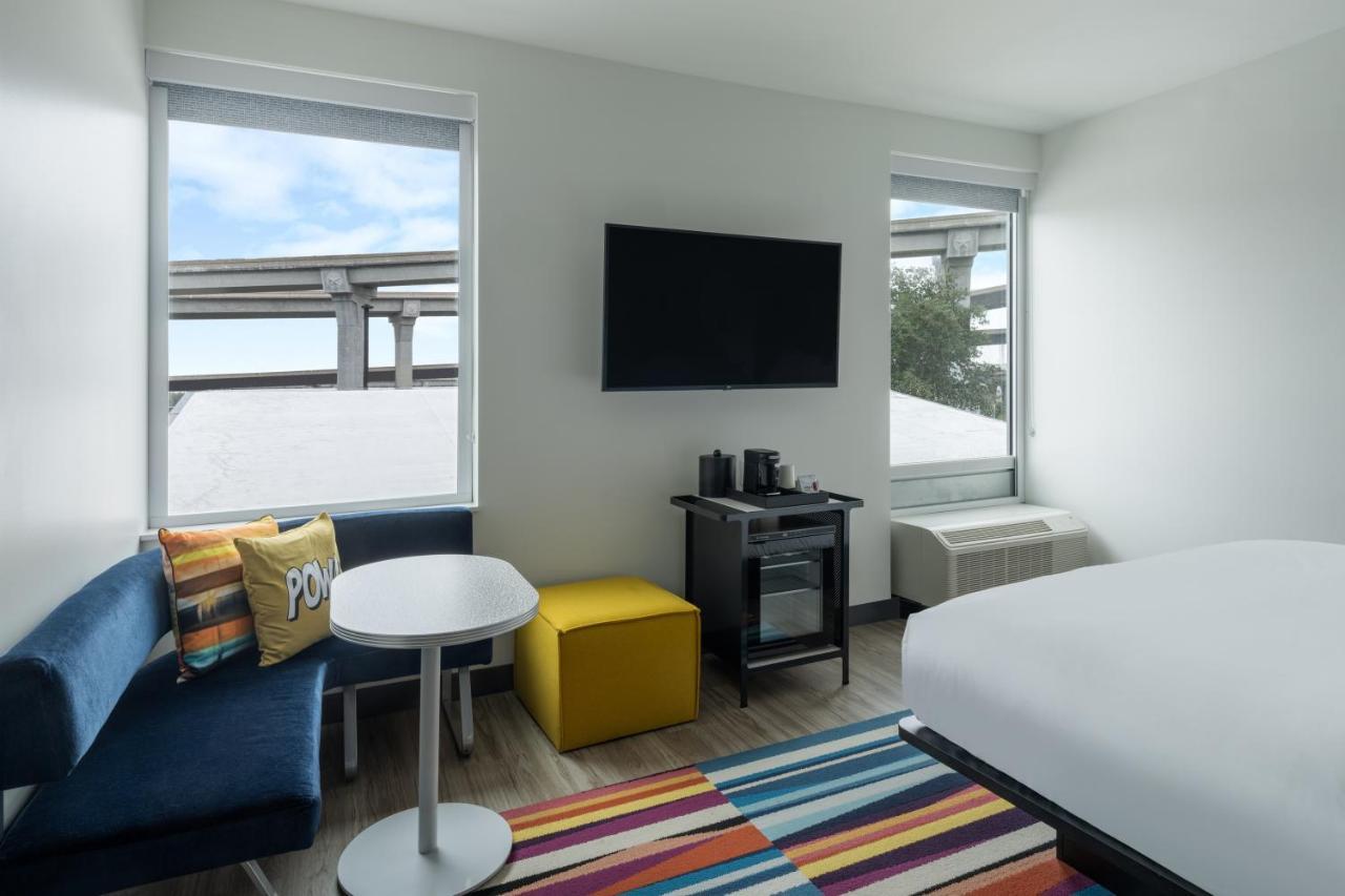 Отель Aloft Austin South Экстерьер фото