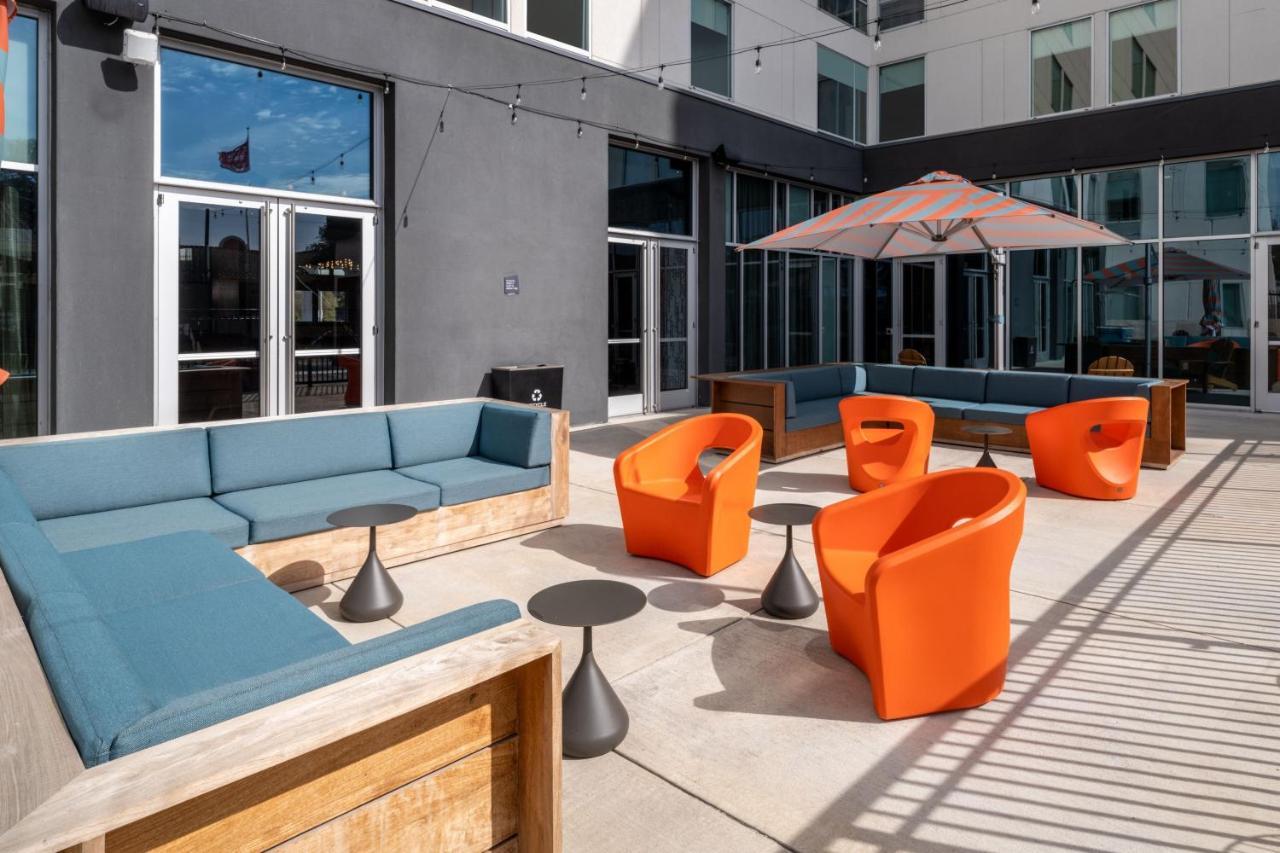 Отель Aloft Austin South Экстерьер фото